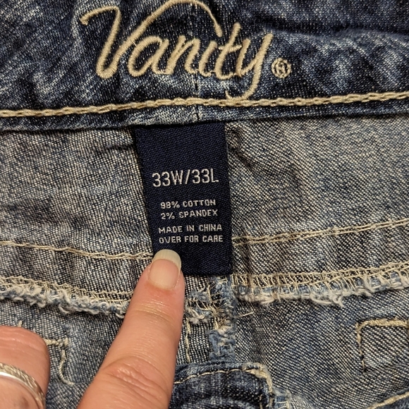 💥 5 for 25 💥 Vanity "Sasha"  size 33 cut off jeans - Picture 4 of 10